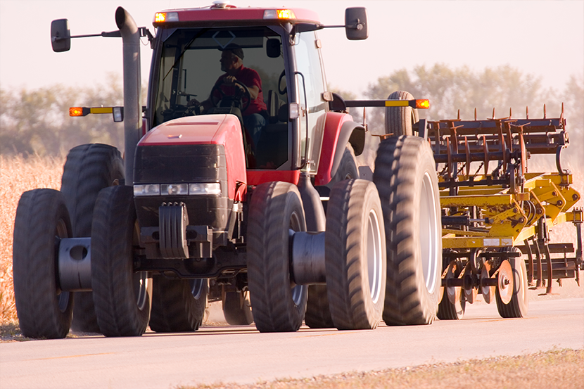 OMAFRA_Rural-Road-Safety_174893708_830x553